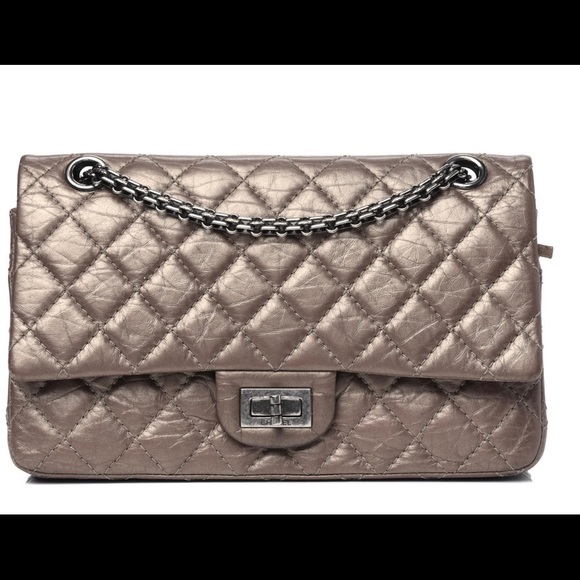 CHANEL Metallic Aged Calfskin 2.55 Reissue 225 Flap Bronze - Picture 2 of 4